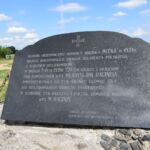 Tablica pamiątkowa na wzgórzu nr. 126