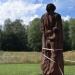 Pomnik ginących ojca i dziecka