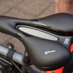 Siodełko z kanałem wentylacyjnym