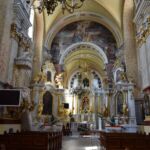 Wnętrze Sanktuarium Matki Bożej Łaskawej