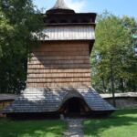 Drewniana dzwonnica w Radrużu